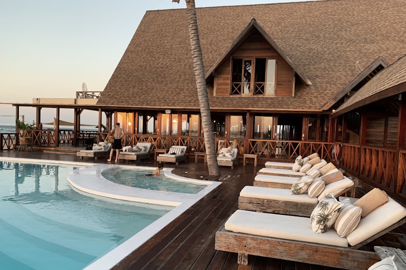 Luxury travel and 5-star destinations